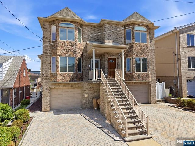 427 Lawton Avenue, Cliffside Park, NJ 07010