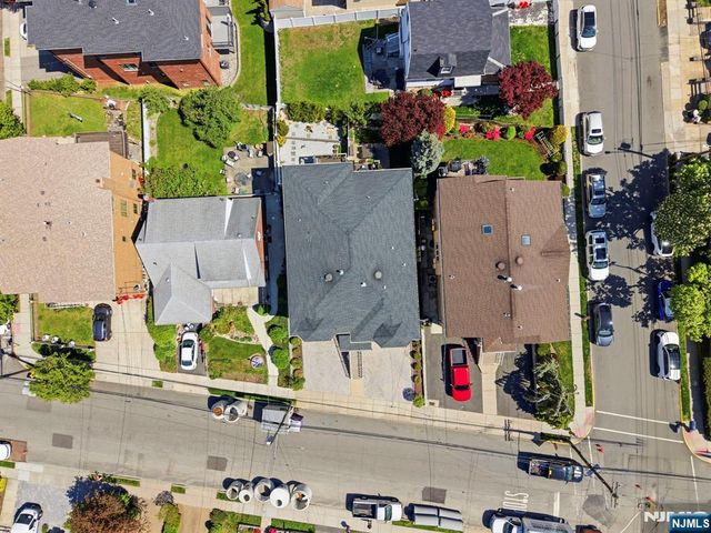 427 Lawton Avenue, Cliffside Park, NJ 07010