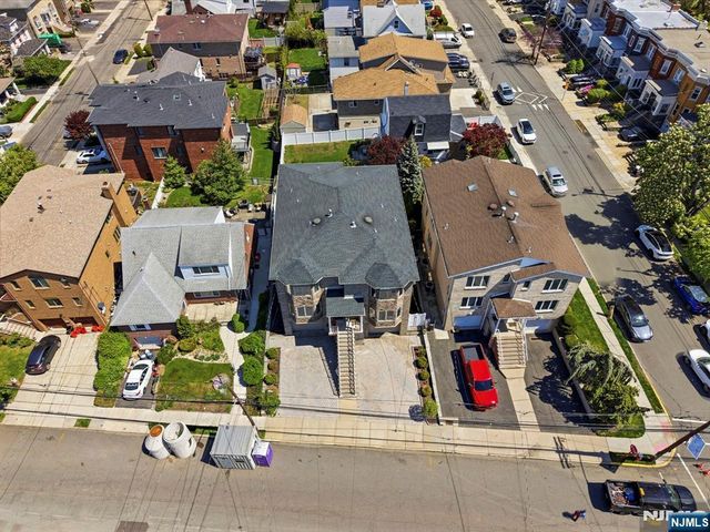 427 Lawton Avenue, Cliffside Park, NJ 07010