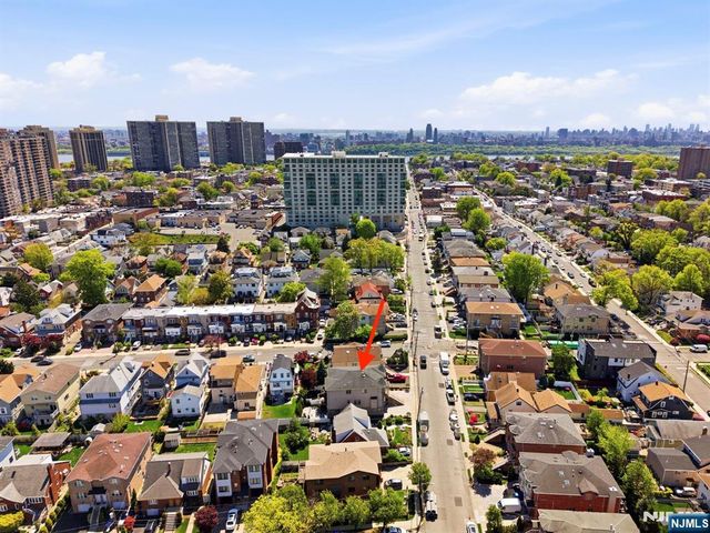 427 Lawton Avenue, Cliffside Park, NJ 07010