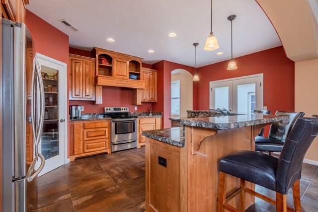 3821 Sherwood Park Drive, Medford, OR 97504