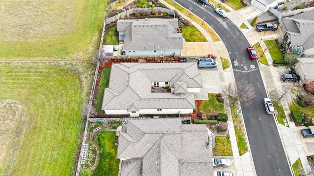 3821 Sherwood Park Drive, Medford, OR 97504