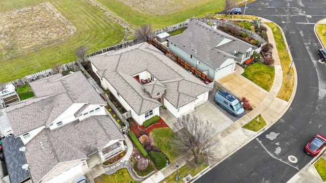 3821 Sherwood Park Drive, Medford, OR 97504