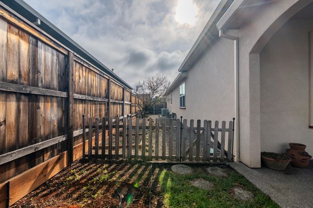 3821 Sherwood Park Drive, Medford, OR 97504