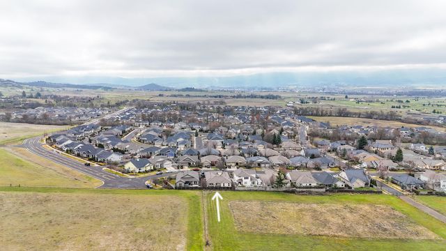 3821 Sherwood Park Drive, Medford, OR 97504