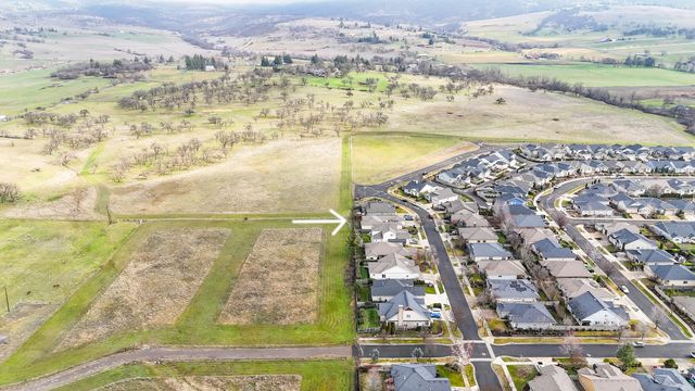 3821 Sherwood Park Drive, Medford, OR 97504