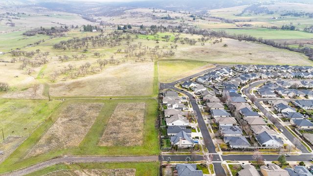 3821 Sherwood Park Drive, Medford, OR 97504