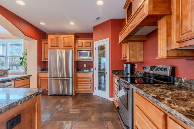 3821 Sherwood Park Drive, Medford, OR 97504