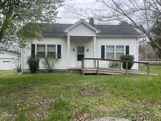 101 Church St, Wartrace, TN 37183