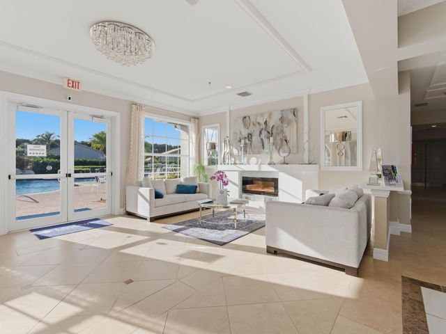 7170 Falls Road E, Boynton Beach, FL 33437