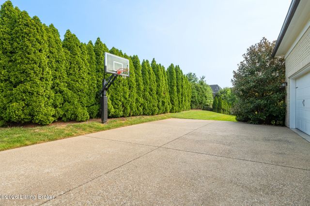 5401 Farm Spring Ct, Prospect, KY 40059