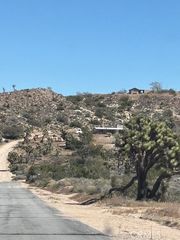 5437 Davis Way, Yucca Valley, CA 92284
