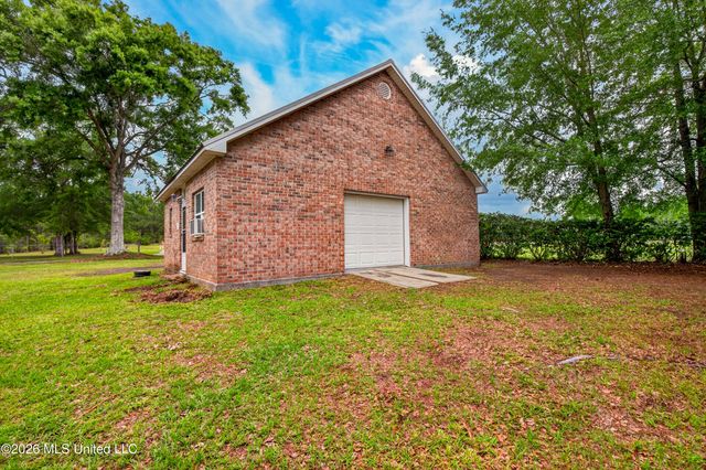 11493 White Star Road, Biloxi, MS 39532