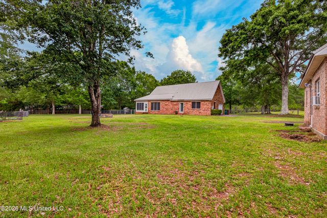11493 White Star Road, Biloxi, MS 39532