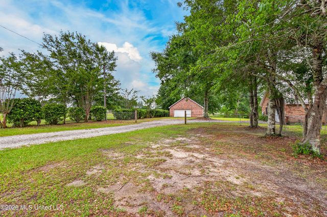 11493 White Star Road, Biloxi, MS 39532