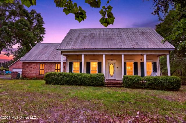 11493 White Star Road, Biloxi, MS 39532
