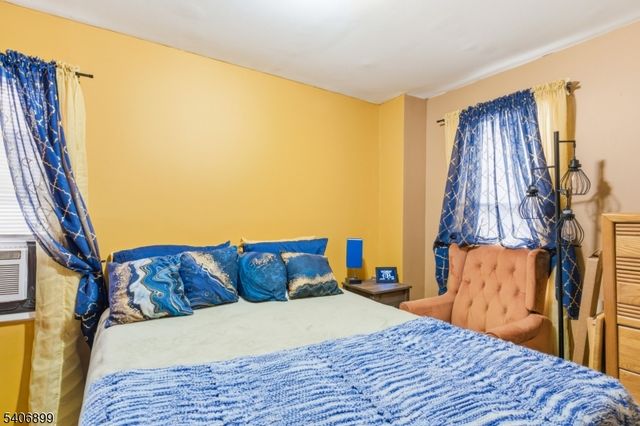 65 Cambridge St, East Orange City, NJ 07018