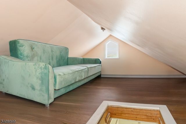 65 Cambridge St, East Orange City, NJ 07018