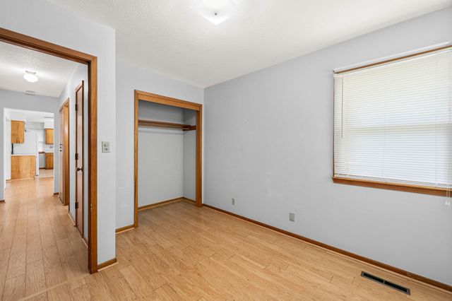 1309 S 11th Avenue E, Newton, IA 50208