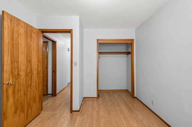 1309 S 11th Avenue E, Newton, IA 50208