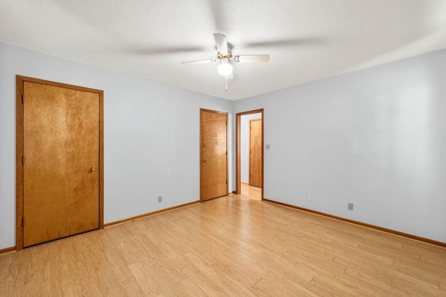 1309 S 11th Avenue E, Newton, IA 50208