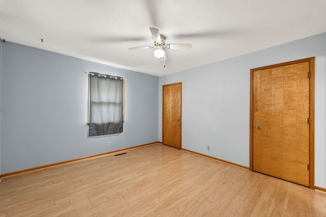 1309 S 11th Avenue E, Newton, IA 50208