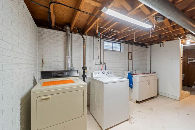 1309 S 11th Avenue E, Newton, IA 50208