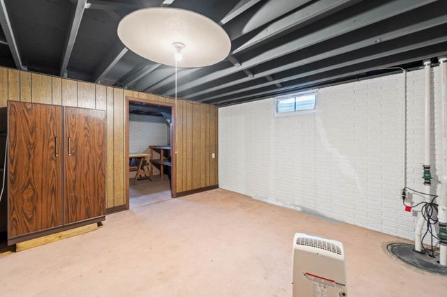 1309 S 11th Avenue E, Newton, IA 50208