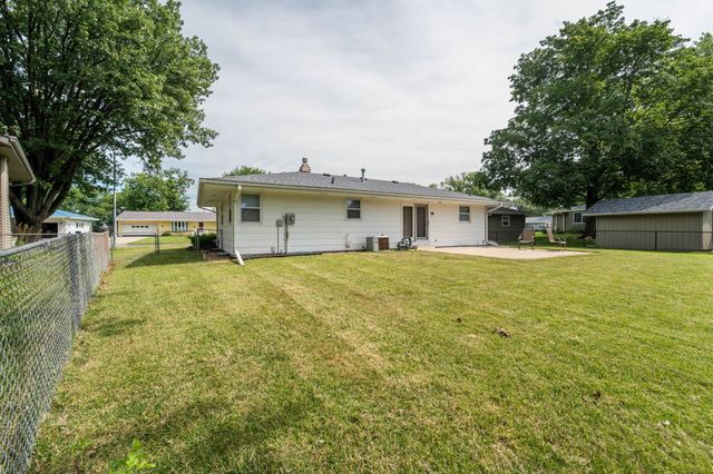 1309 S 11th Avenue E, Newton, IA 50208