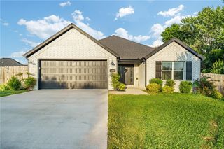 1340 N 59th Street, Fayetteville, AR 72704