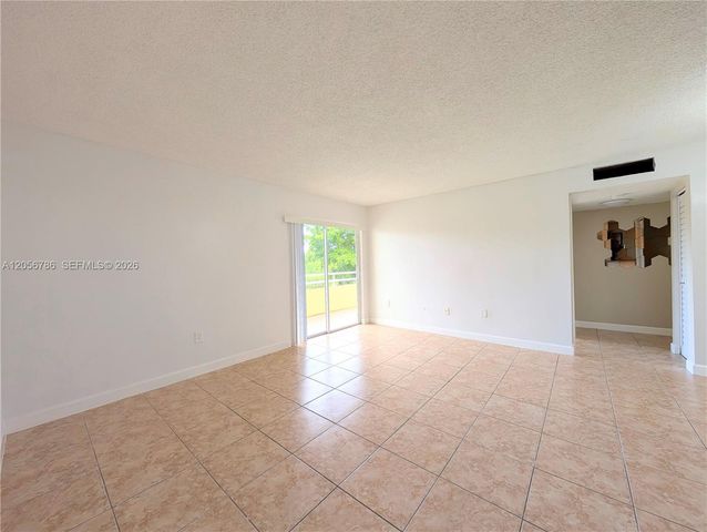10765 SW 108th Ave 303, Miami, FL 33176