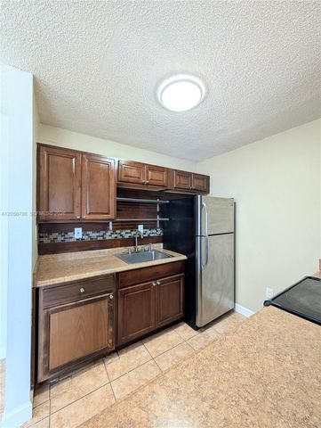 10765 SW 108th Ave 303, Miami, FL 33176