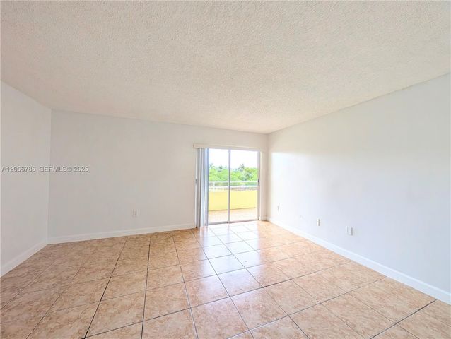 10765 SW 108th Ave 303, Miami, FL 33176