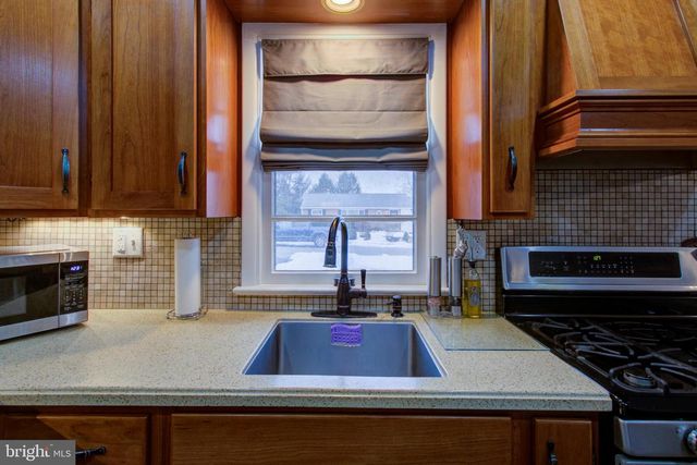 825 ROBIN RD, Lancaster, PA 17601