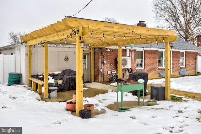 825 ROBIN RD, Lancaster, PA 17601