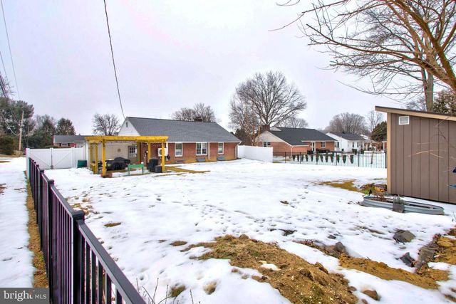 825 ROBIN RD, Lancaster, PA 17601