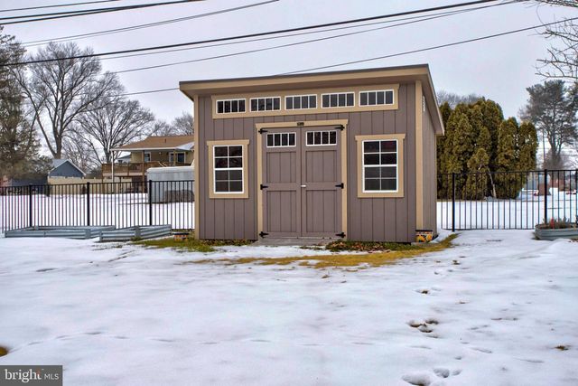 825 ROBIN RD, Lancaster, PA 17601