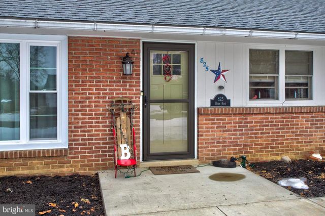 825 ROBIN RD, Lancaster, PA 17601