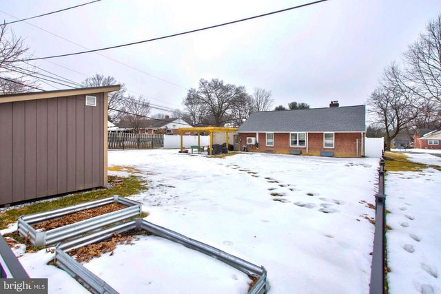 825 ROBIN RD, Lancaster, PA 17601