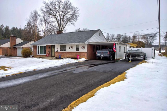 825 ROBIN RD, Lancaster, PA 17601