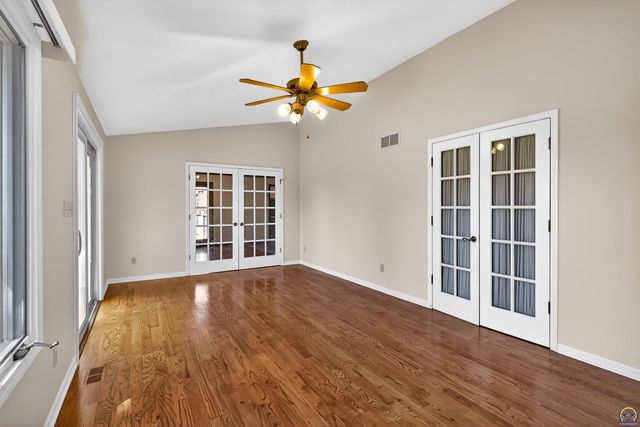 3347 SW Nottingham RD, Topeka, KS 66614