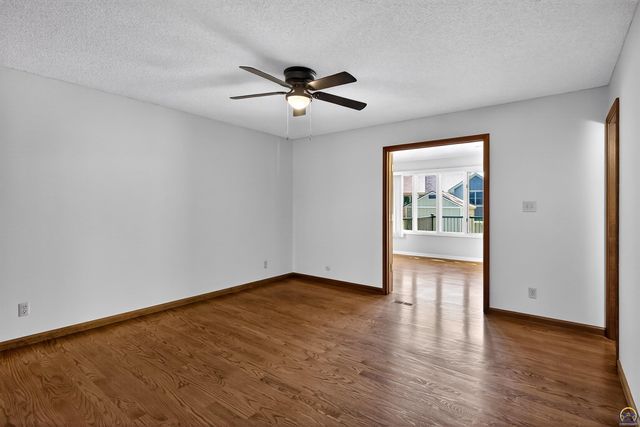 3347 SW Nottingham RD, Topeka, KS 66614
