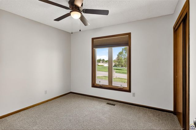 3347 SW Nottingham RD, Topeka, KS 66614