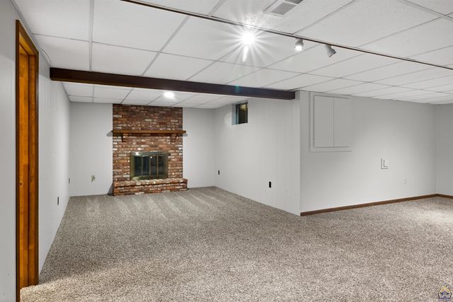 3347 SW Nottingham RD, Topeka, KS 66614