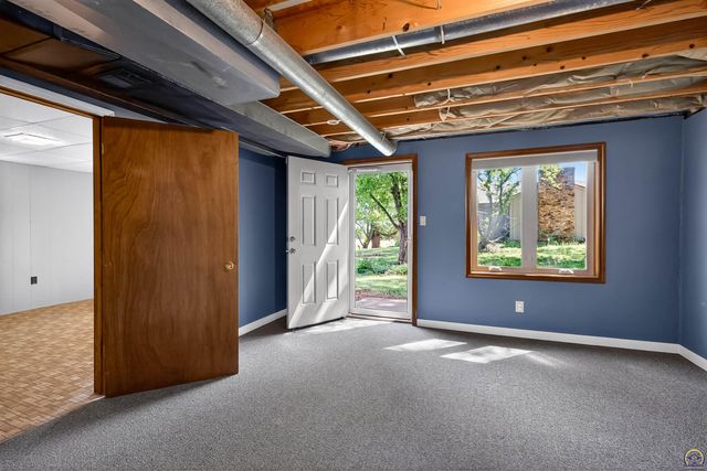 3347 SW Nottingham RD, Topeka, KS 66614