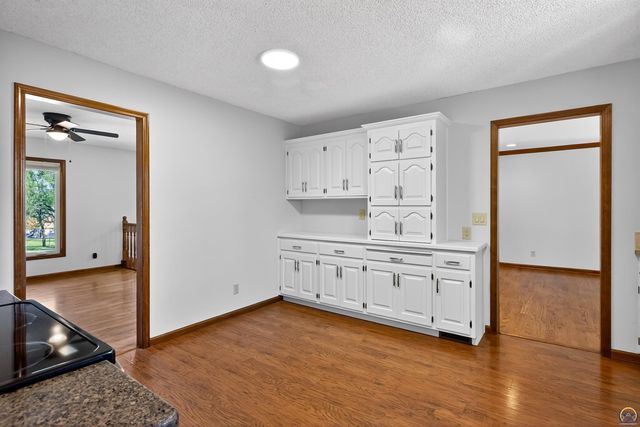 3347 SW Nottingham RD, Topeka, KS 66614
