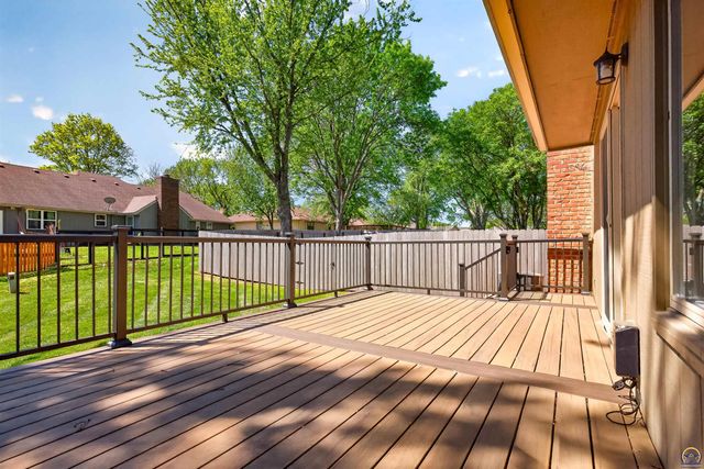 3347 SW Nottingham RD, Topeka, KS 66614