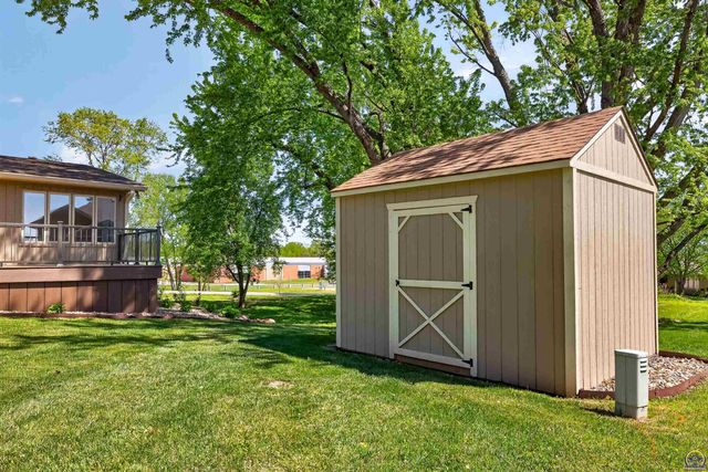 3347 SW Nottingham RD, Topeka, KS 66614