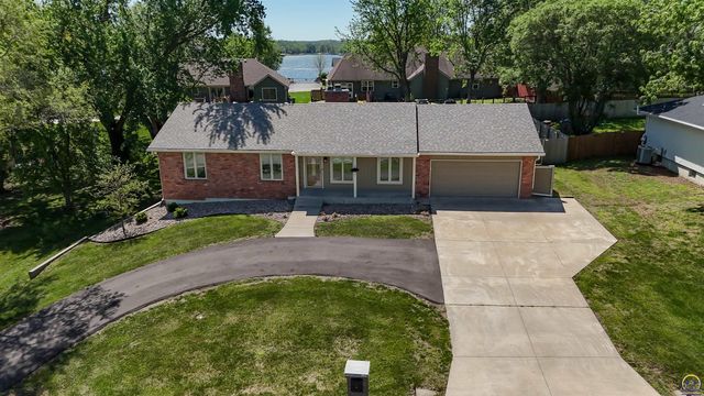 3347 SW Nottingham RD, Topeka, KS 66614