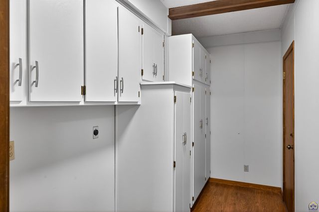 3347 SW Nottingham RD, Topeka, KS 66614